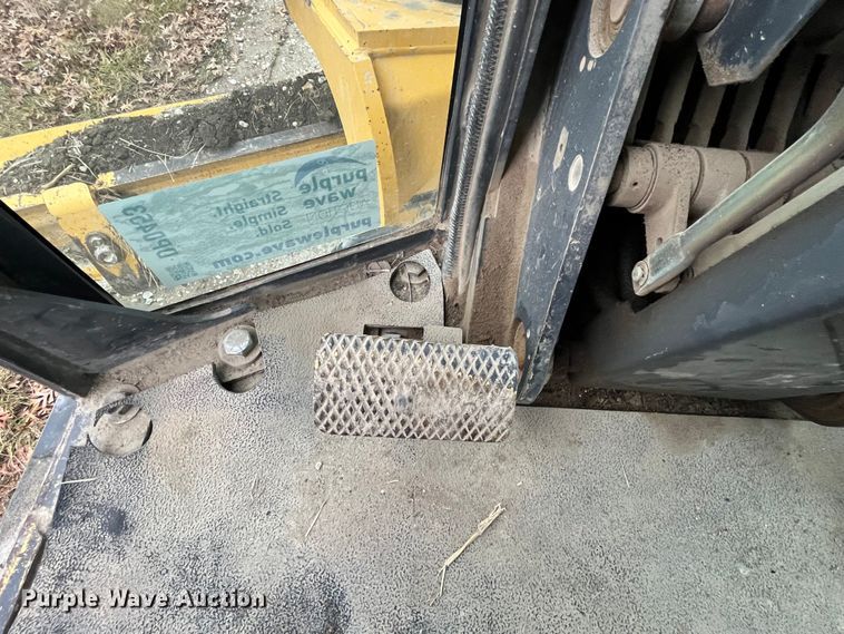 image for item DP0453 2002 John Deere 770CH Series II  motor grader