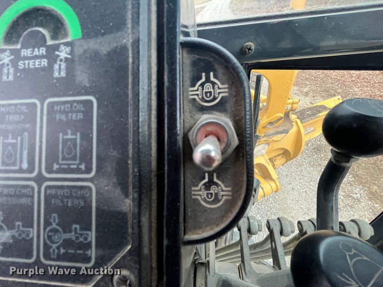 image for item DP0453 2002 John Deere 770CH Series II  motor grader