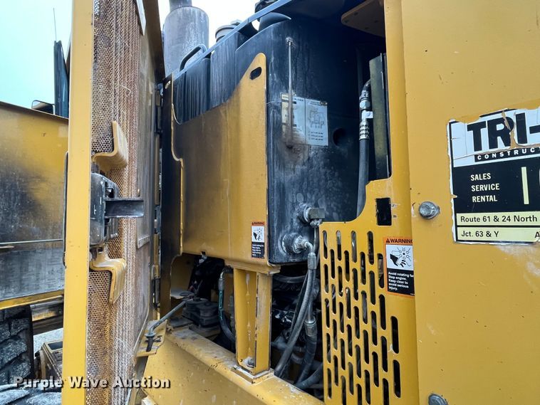 image for item DP0453 2002 John Deere 770CH Series II  motor grader