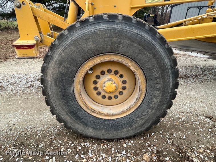 image for item DP0453 2002 John Deere 770CH Series II  motor grader