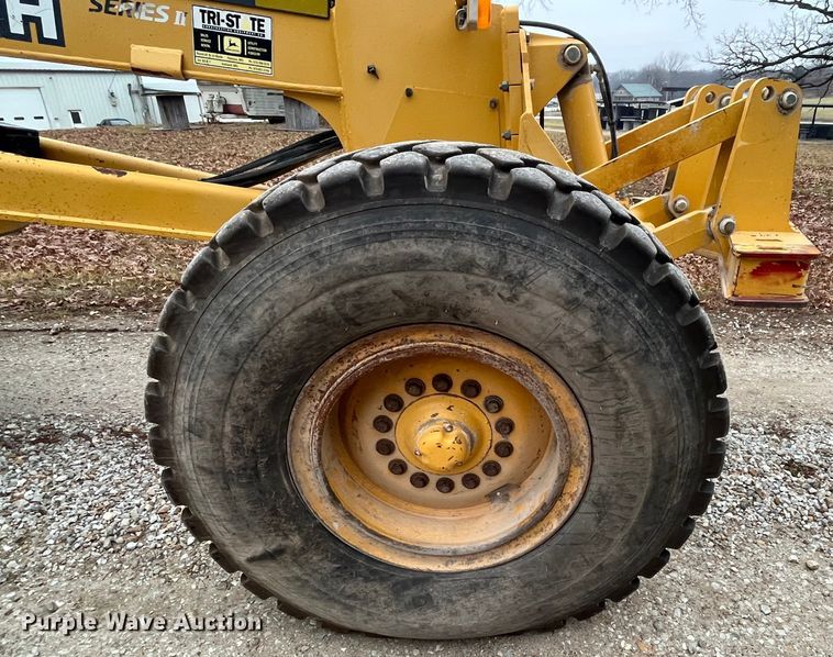 image for item DP0453 2002 John Deere 770CH Series II  motor grader