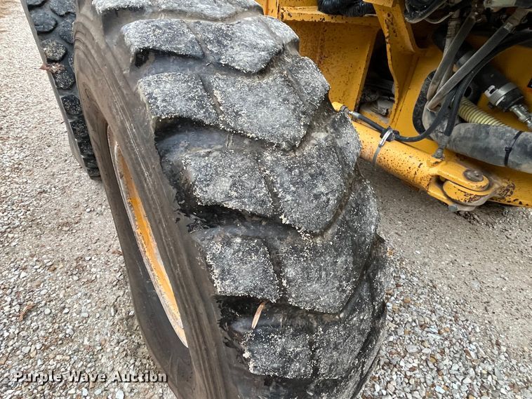 image for item DP0453 2002 John Deere 770CH Series II  motor grader