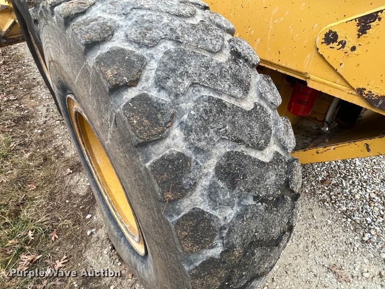 image for item DP0453 2002 John Deere 770CH Series II  motor grader