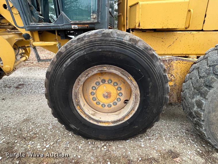 image for item DP0453 2002 John Deere 770CH Series II  motor grader