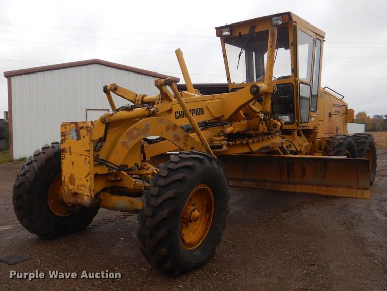 image for item DP8592 1995 Champion 720A  motor grader