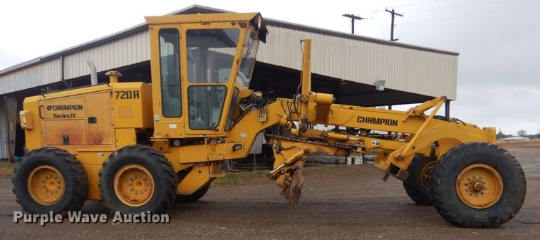 image for item DP8592 1995 Champion 720A  motor grader
