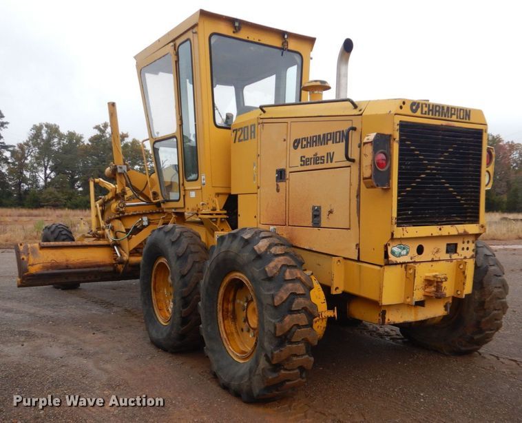 image for item DP8592 1995 Champion 720A  motor grader