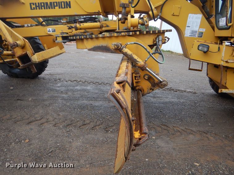 image for item DP8592 1995 Champion 720A  motor grader