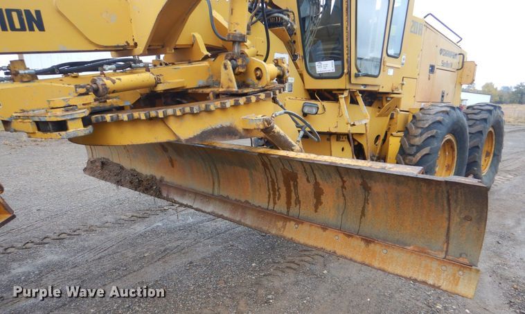 image for item DP8592 1995 Champion 720A  motor grader