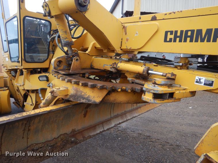 image for item DP8592 1995 Champion 720A  motor grader