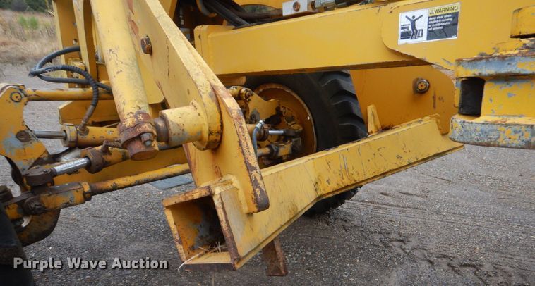 image for item DP8592 1995 Champion 720A  motor grader