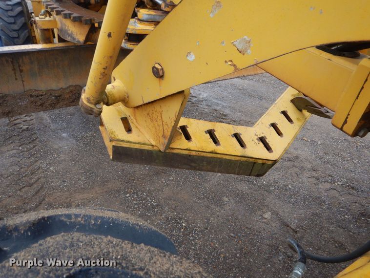 image for item DP8592 1995 Champion 720A  motor grader