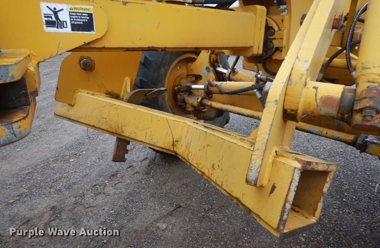 image for item DP8592 1995 Champion 720A  motor grader