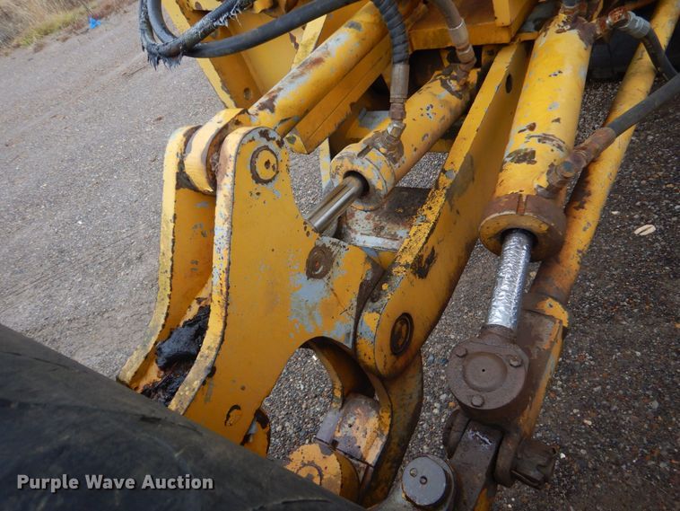 image for item DP8592 1995 Champion 720A  motor grader