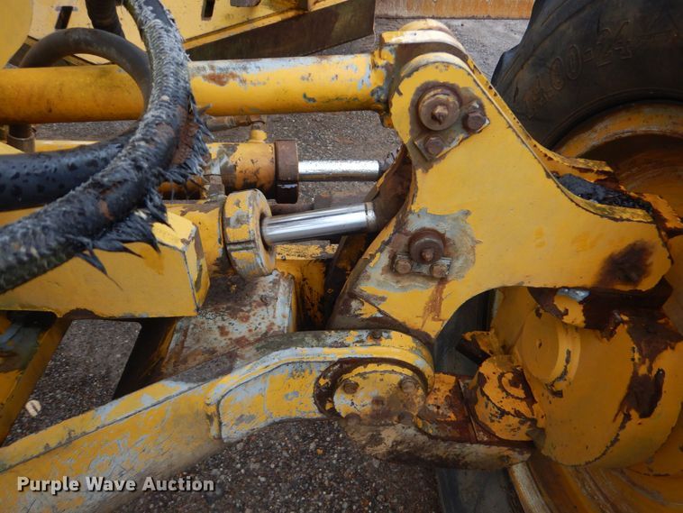 image for item DP8592 1995 Champion 720A  motor grader