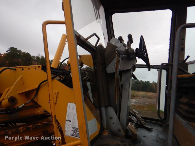 image for item DP8592 1995 Champion 720A  motor grader