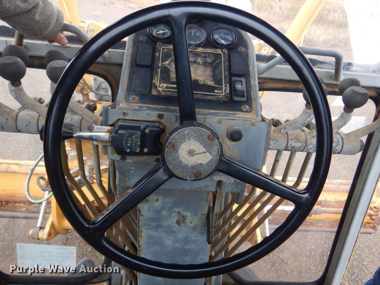 image for item DP8592 1995 Champion 720A  motor grader