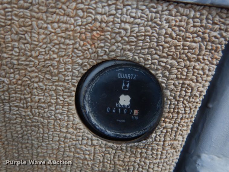 image for item DP8592 1995 Champion 720A  motor grader