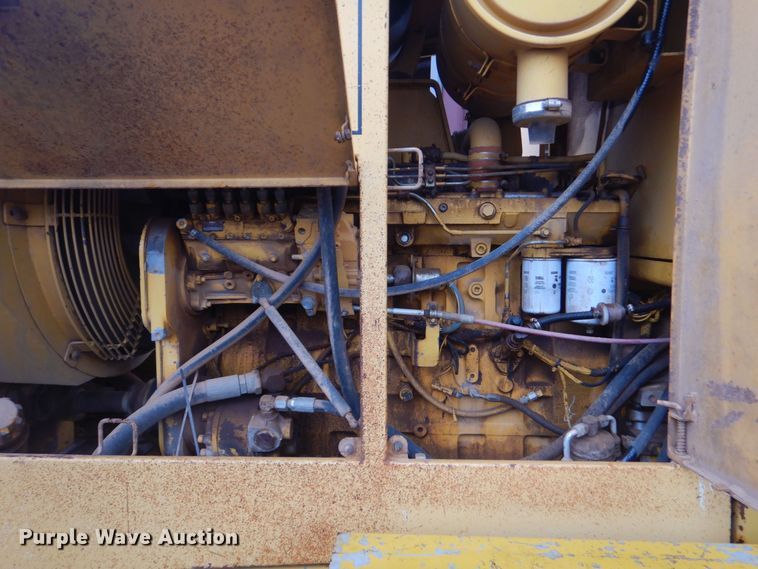 image for item DP8592 1995 Champion 720A  motor grader