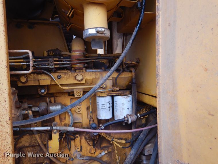 image for item DP8592 1995 Champion 720A  motor grader