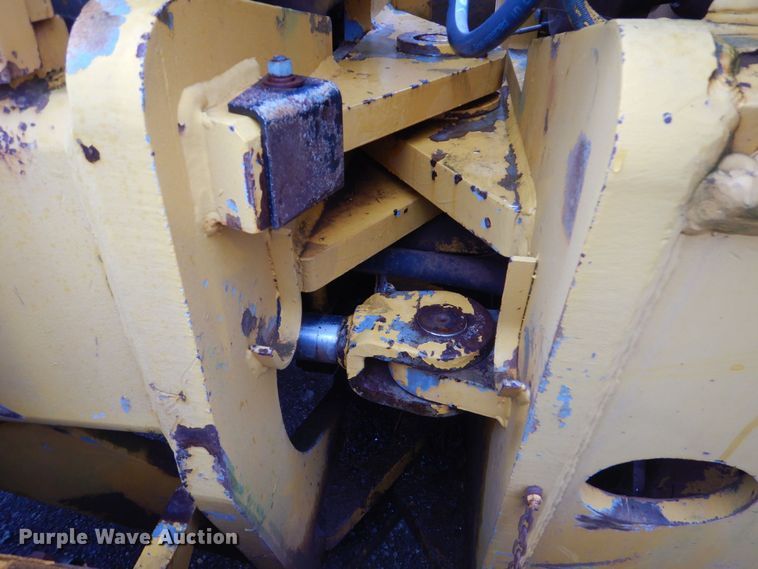 image for item DP8592 1995 Champion 720A  motor grader