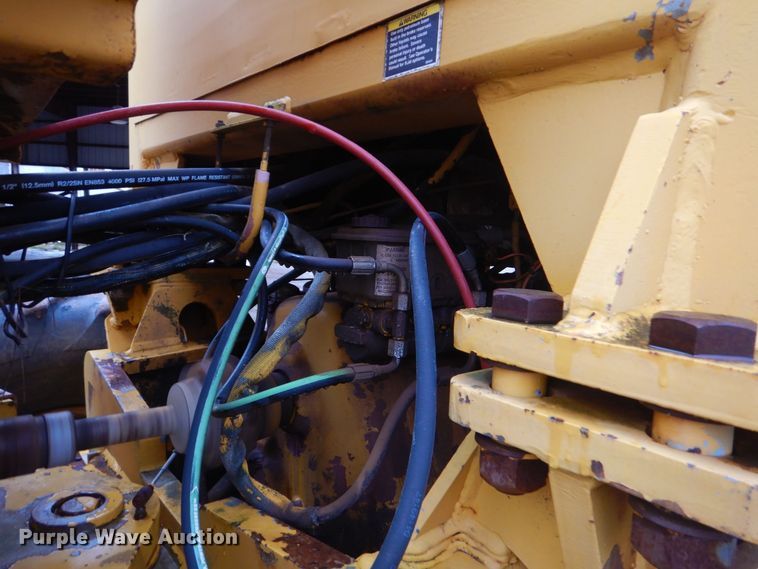 image for item DP8592 1995 Champion 720A  motor grader