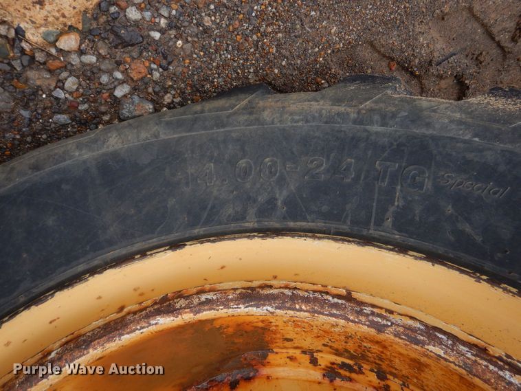 image for item DP8592 1995 Champion 720A  motor grader