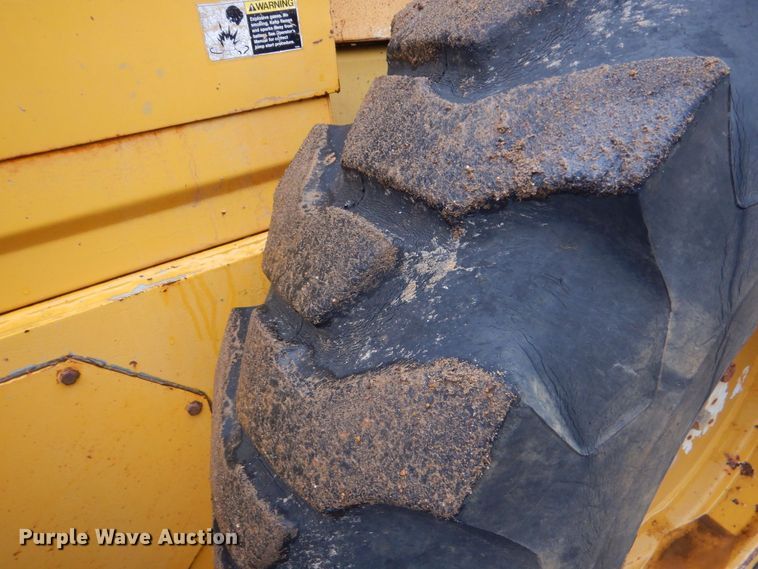 image for item DP8592 1995 Champion 720A  motor grader