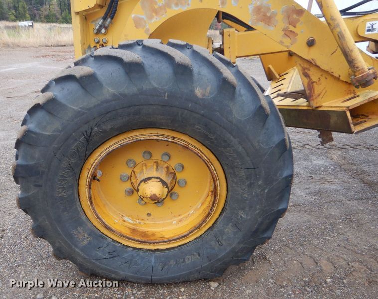 image for item DP8592 1995 Champion 720A  motor grader