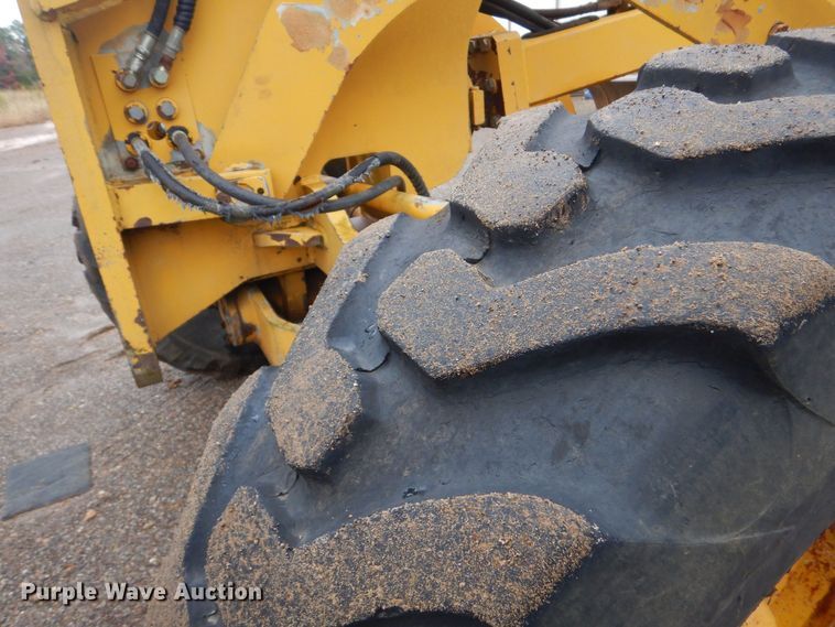 image for item DP8592 1995 Champion 720A  motor grader