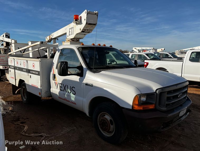 image for item DQ1889 2000 Ford F350 Super Duty  bucket truck