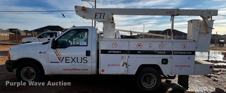 image for item DQ1889 2000 Ford F350 Super Duty  bucket truck