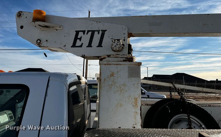 image for item DQ1889 2000 Ford F350 Super Duty  bucket truck