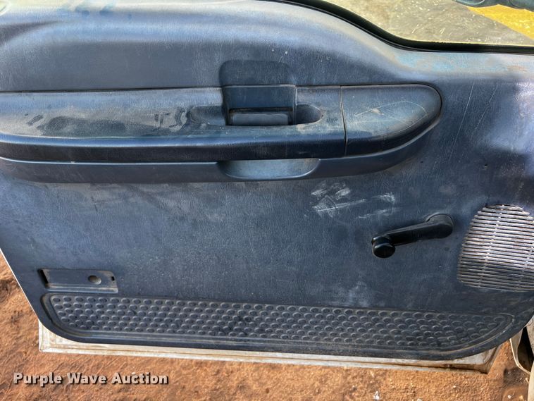 image for item DQ1889 2000 Ford F350 Super Duty  bucket truck