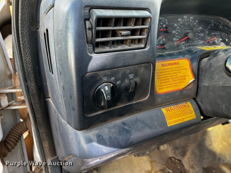 image for item DQ1889 2000 Ford F350 Super Duty  bucket truck