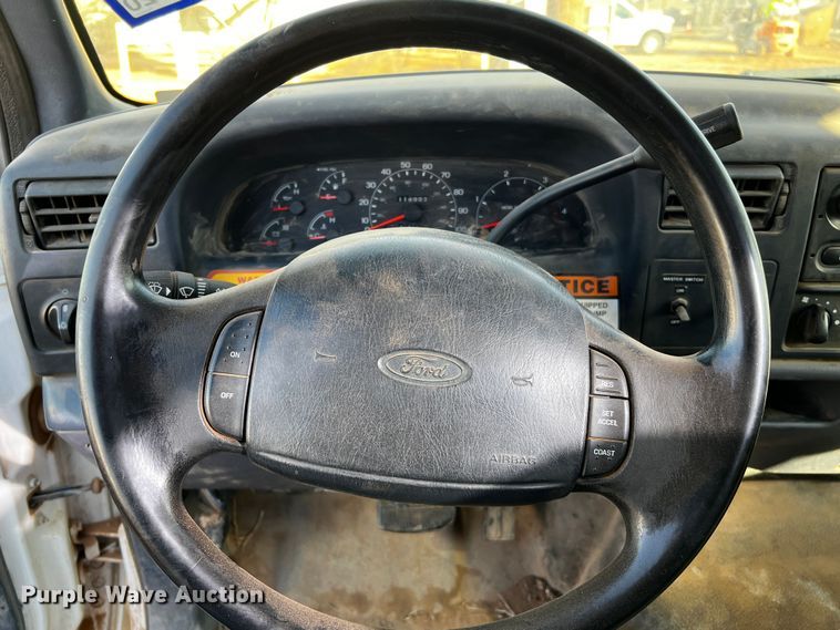 image for item DQ1889 2000 Ford F350 Super Duty  bucket truck