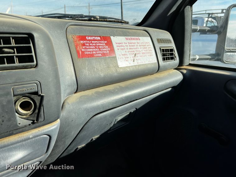 image for item DQ1889 2000 Ford F350 Super Duty  bucket truck