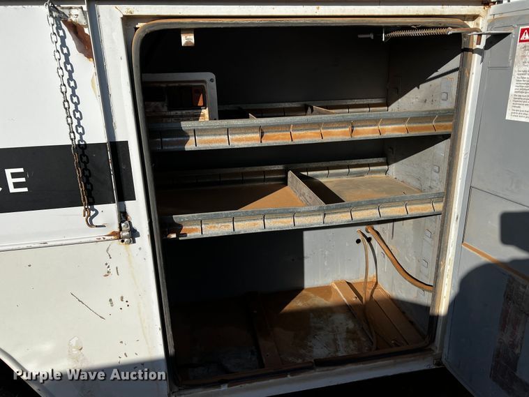 image for item DQ1889 2000 Ford F350 Super Duty  bucket truck