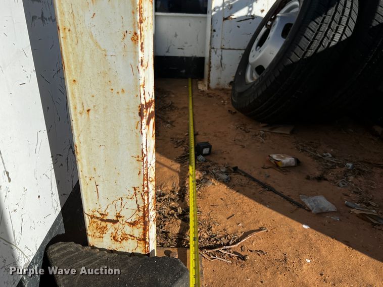 image for item DQ1889 2000 Ford F350 Super Duty  bucket truck