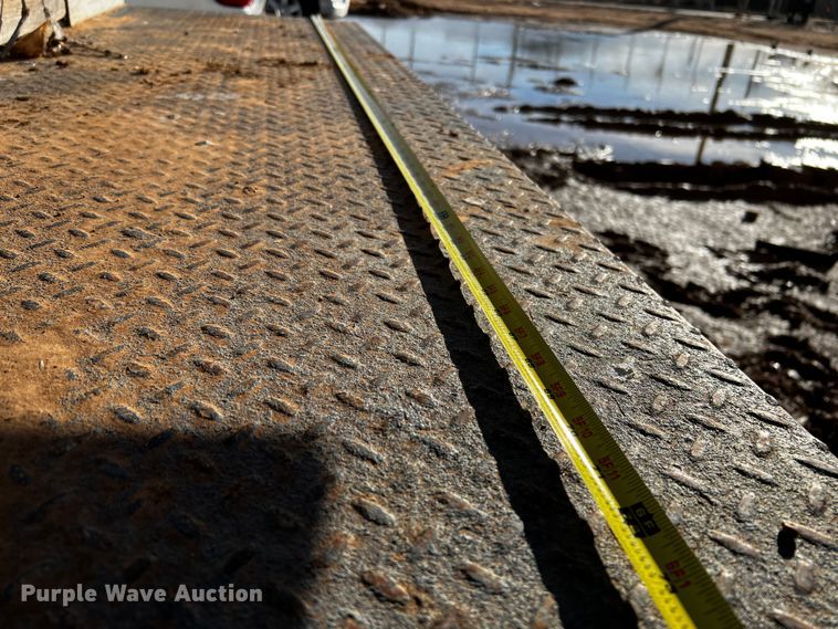 image for item DQ1889 2000 Ford F350 Super Duty  bucket truck