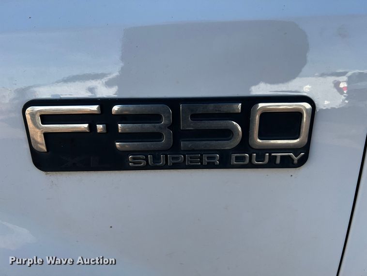 image for item DQ1889 2000 Ford F350 Super Duty  bucket truck