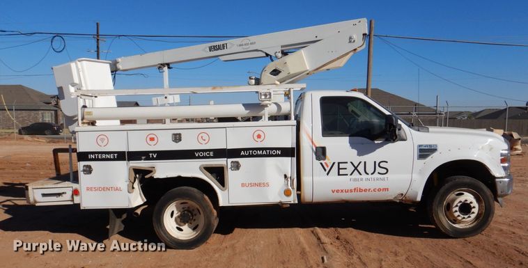 image for item DQ1891 2008 Ford F450 Super Duty XLT  bucket truck