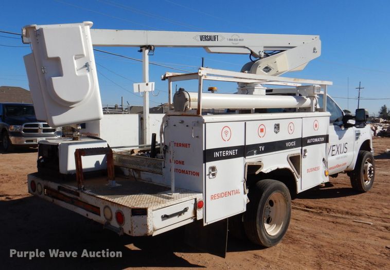 image for item DQ1891 2008 Ford F450 Super Duty XLT  bucket truck