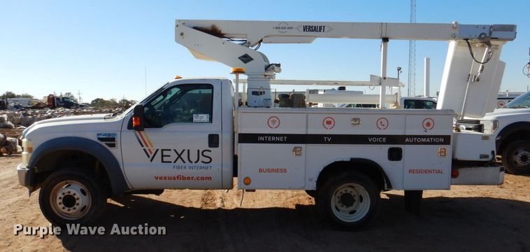 image for item DQ1891 2008 Ford F450 Super Duty XLT  bucket truck