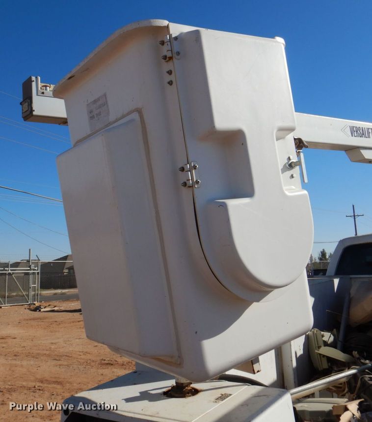 image for item DQ1891 2008 Ford F450 Super Duty XLT  bucket truck