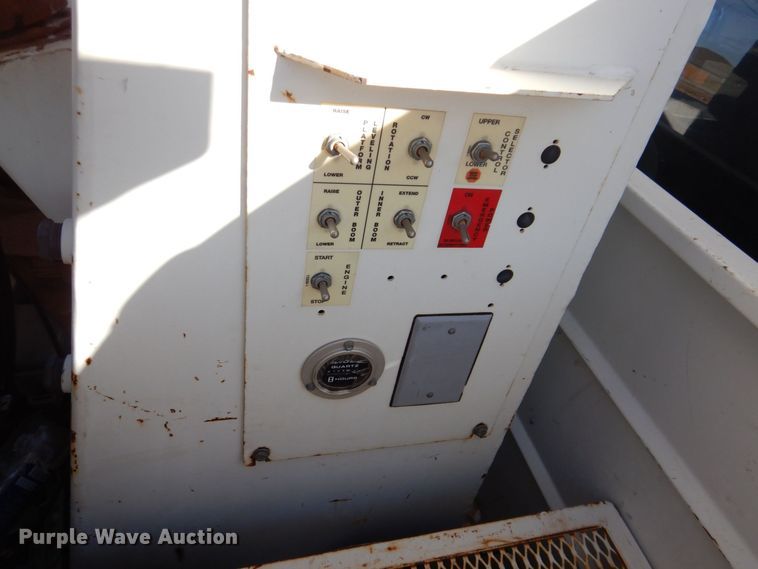 image for item DQ1891 2008 Ford F450 Super Duty XLT  bucket truck