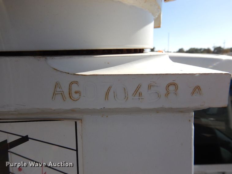 image for item DQ1891 2008 Ford F450 Super Duty XLT  bucket truck