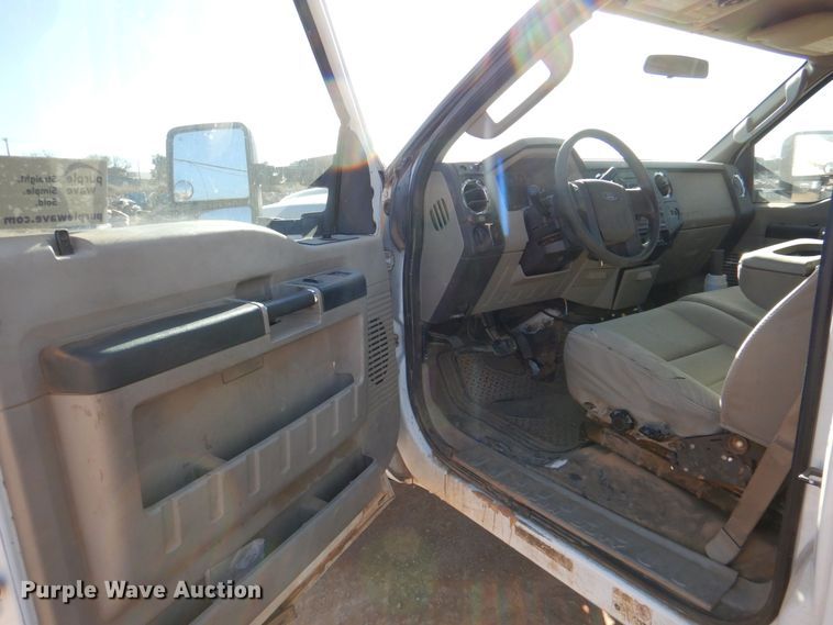 image for item DQ1891 2008 Ford F450 Super Duty XLT  bucket truck