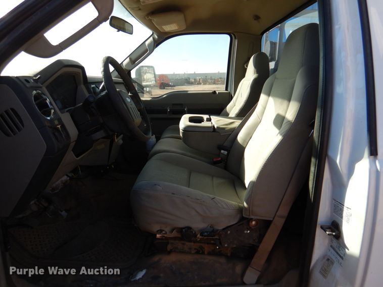 image for item DQ1891 2008 Ford F450 Super Duty XLT  bucket truck