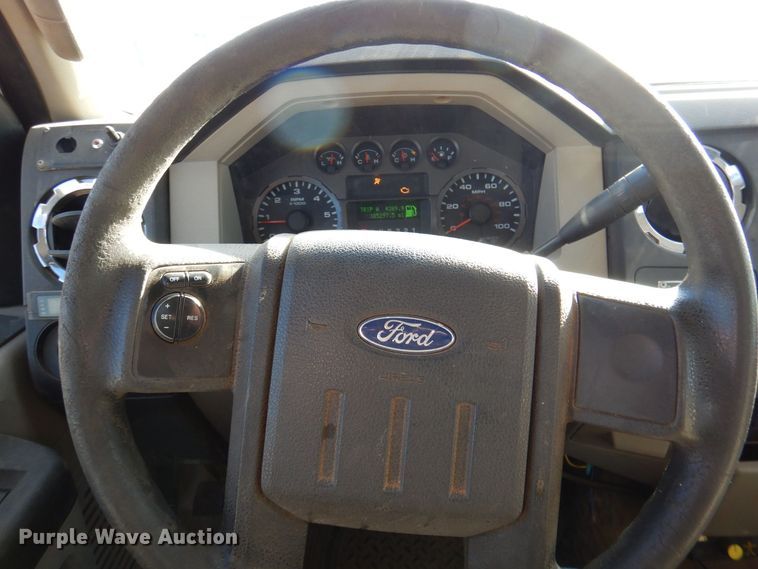 image for item DQ1891 2008 Ford F450 Super Duty XLT  bucket truck